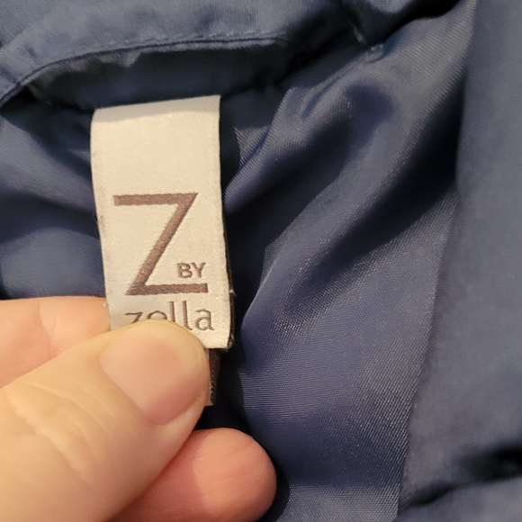 Zella blue hooded puffer vest size small - Picture 4 of 7